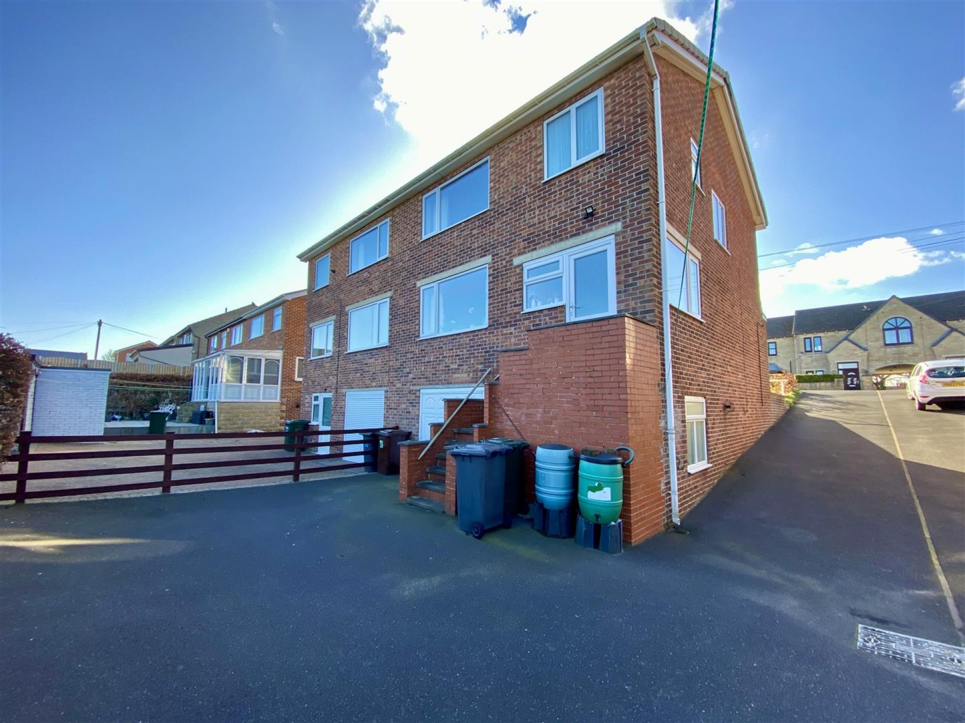 Images for Quarryfields, Mirfield