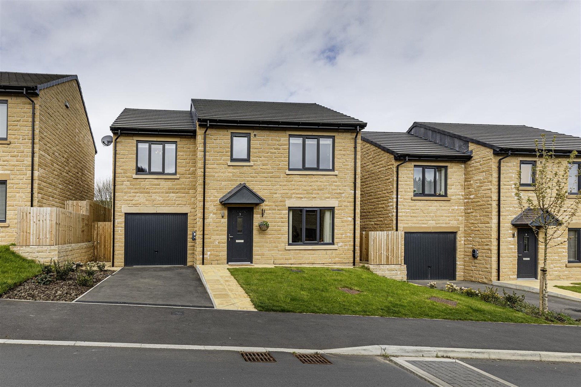 Images for Acorn Rise, Linthwaite, Huddersfield