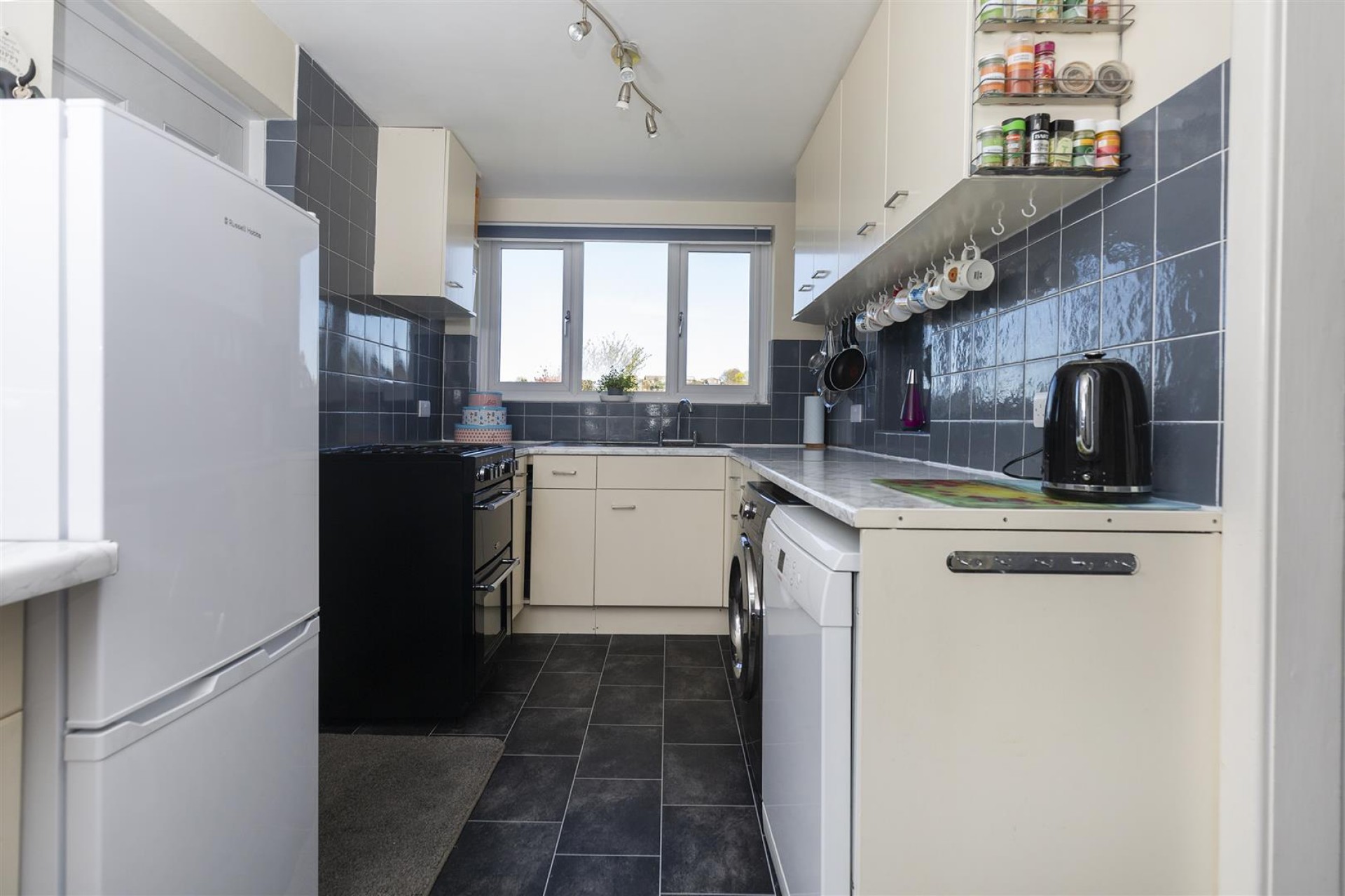 Images for Close Lea, Rastrick, Brighouse