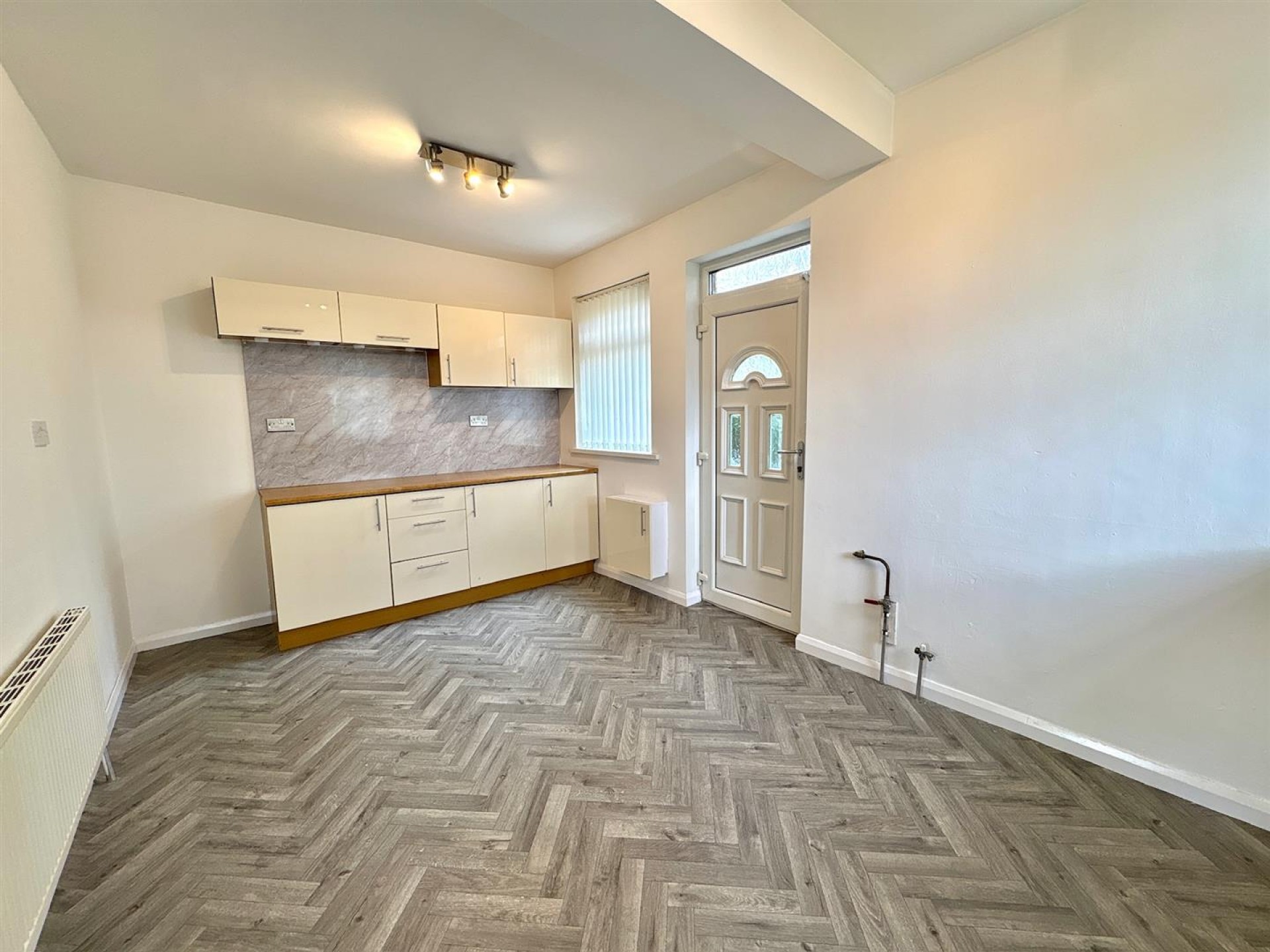Images for Ovenden Close, Halifax