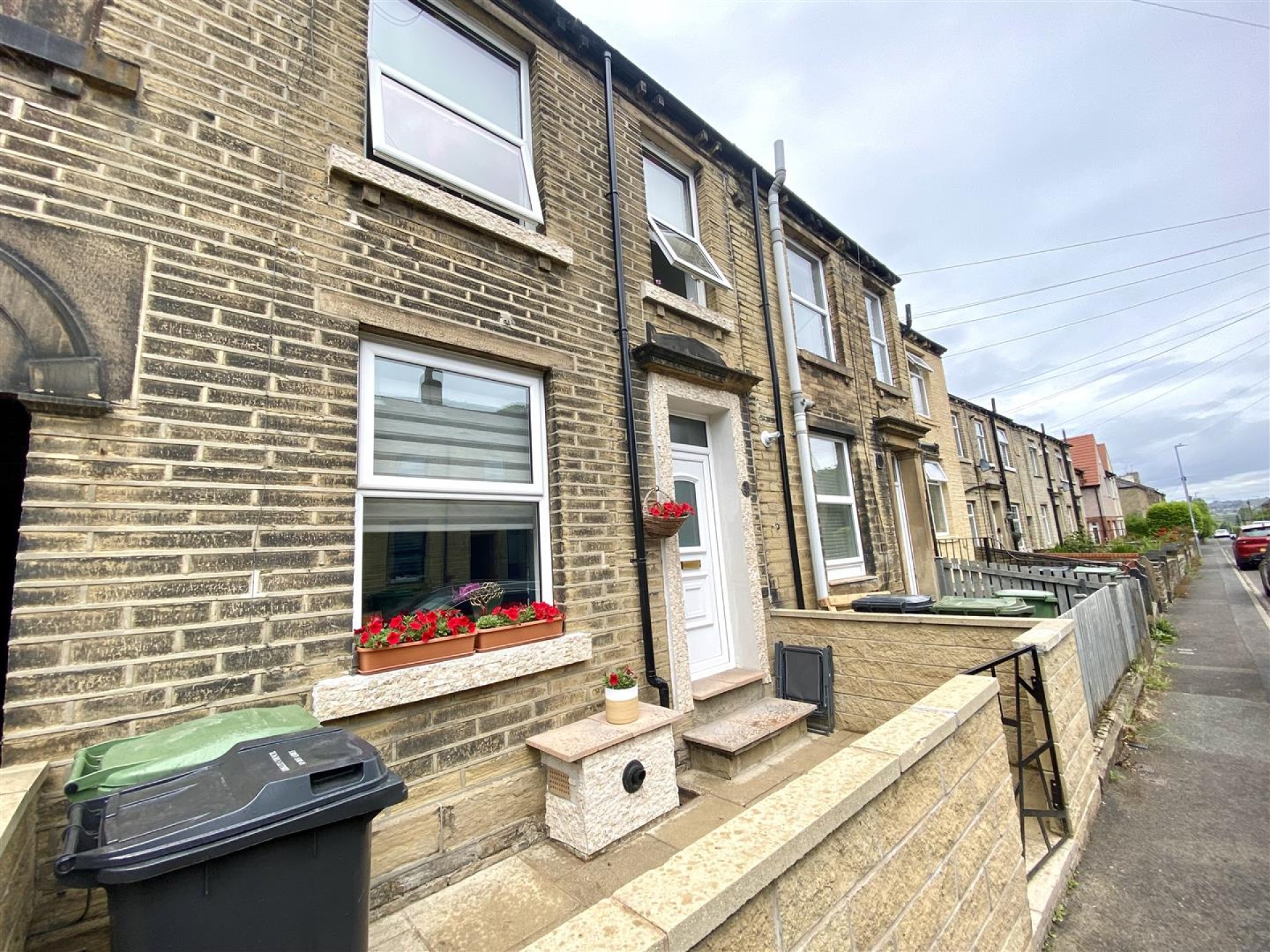 Images for Ravensknowle Road, Huddersfield