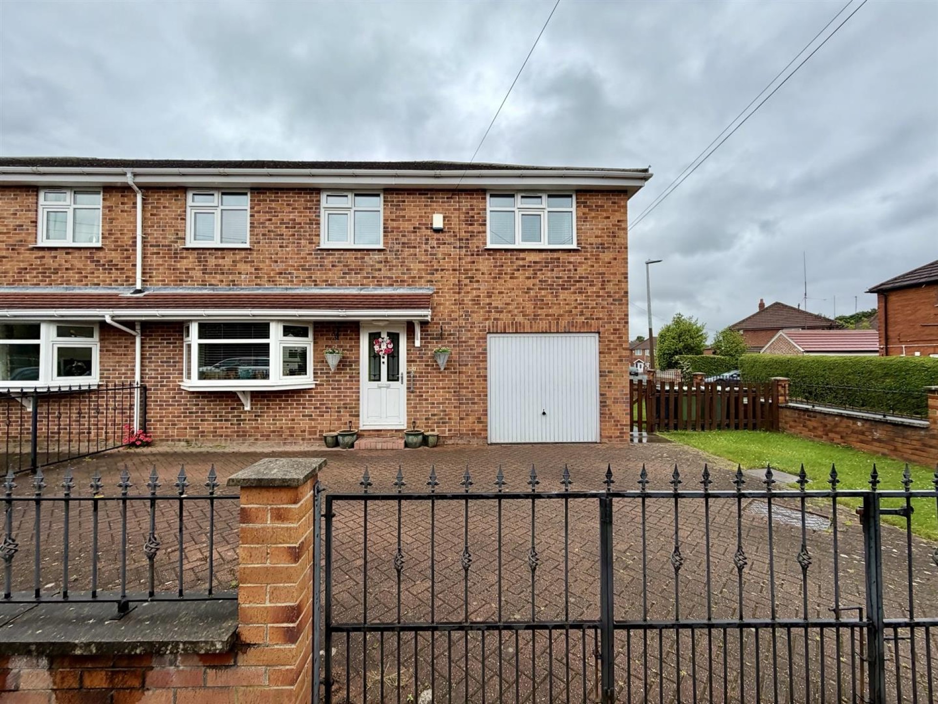 Images for Lee Green, Mirfield