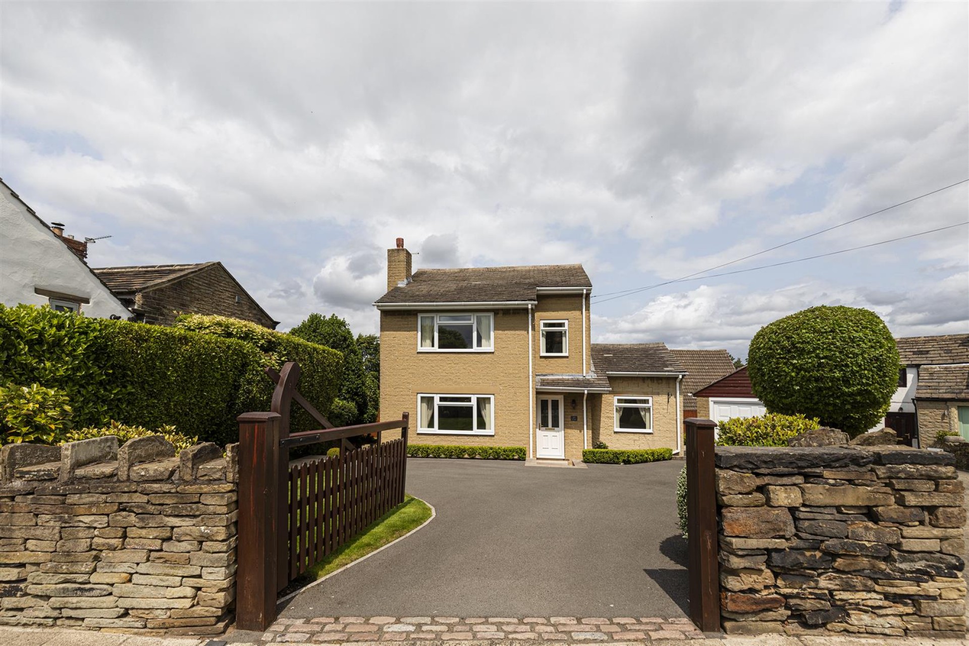 Images for Towngate, Kirkburton, Huddersfield