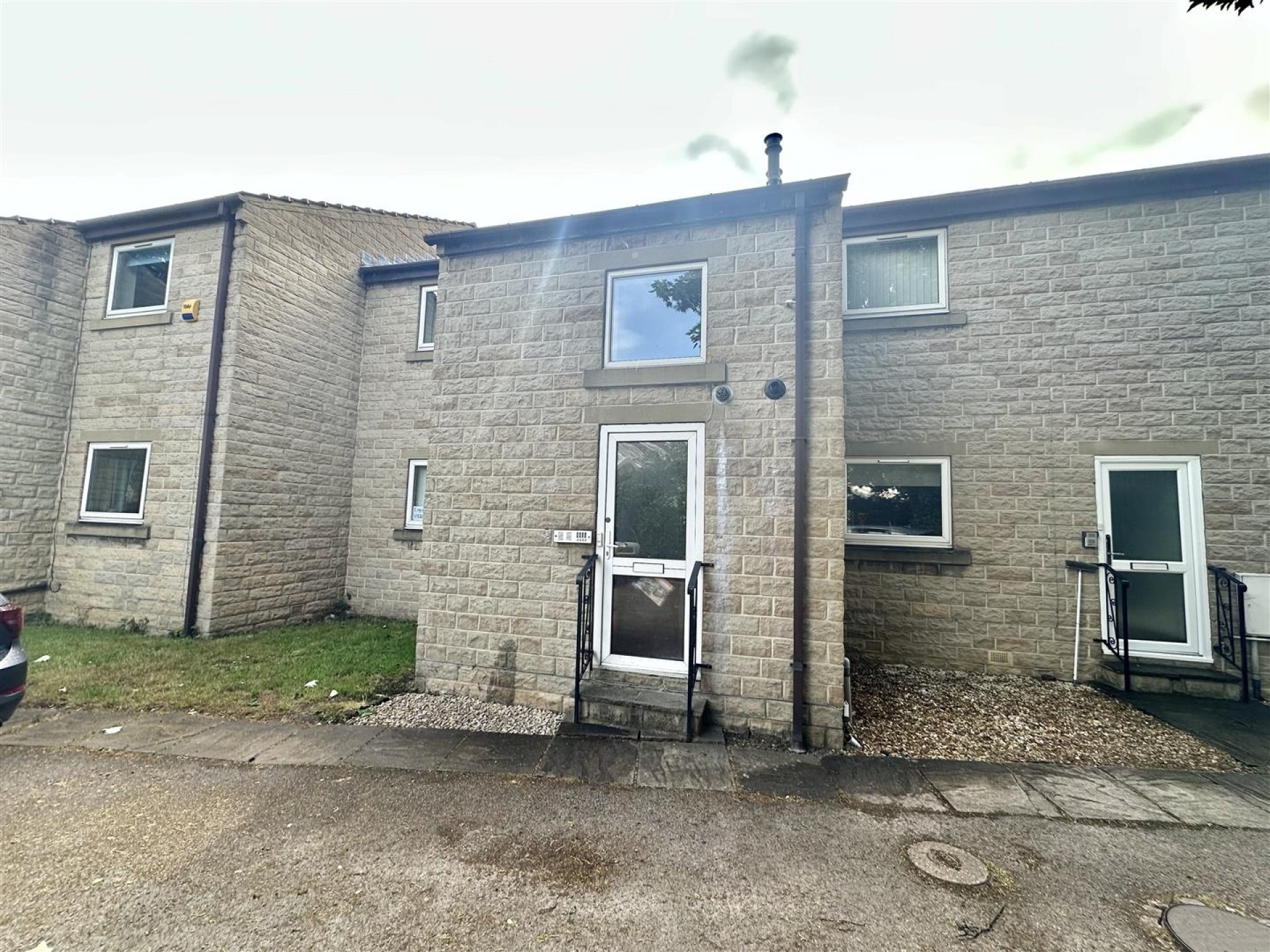 Images for The Lawns, High Street, Heckmondwike
