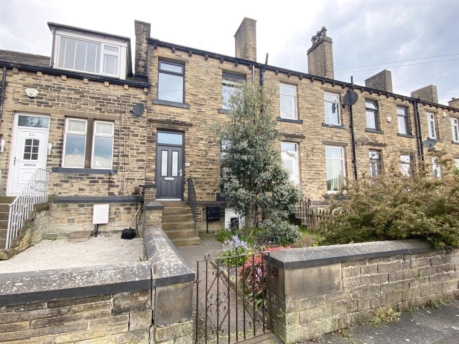 Images for Oakes Road, Huddersfield