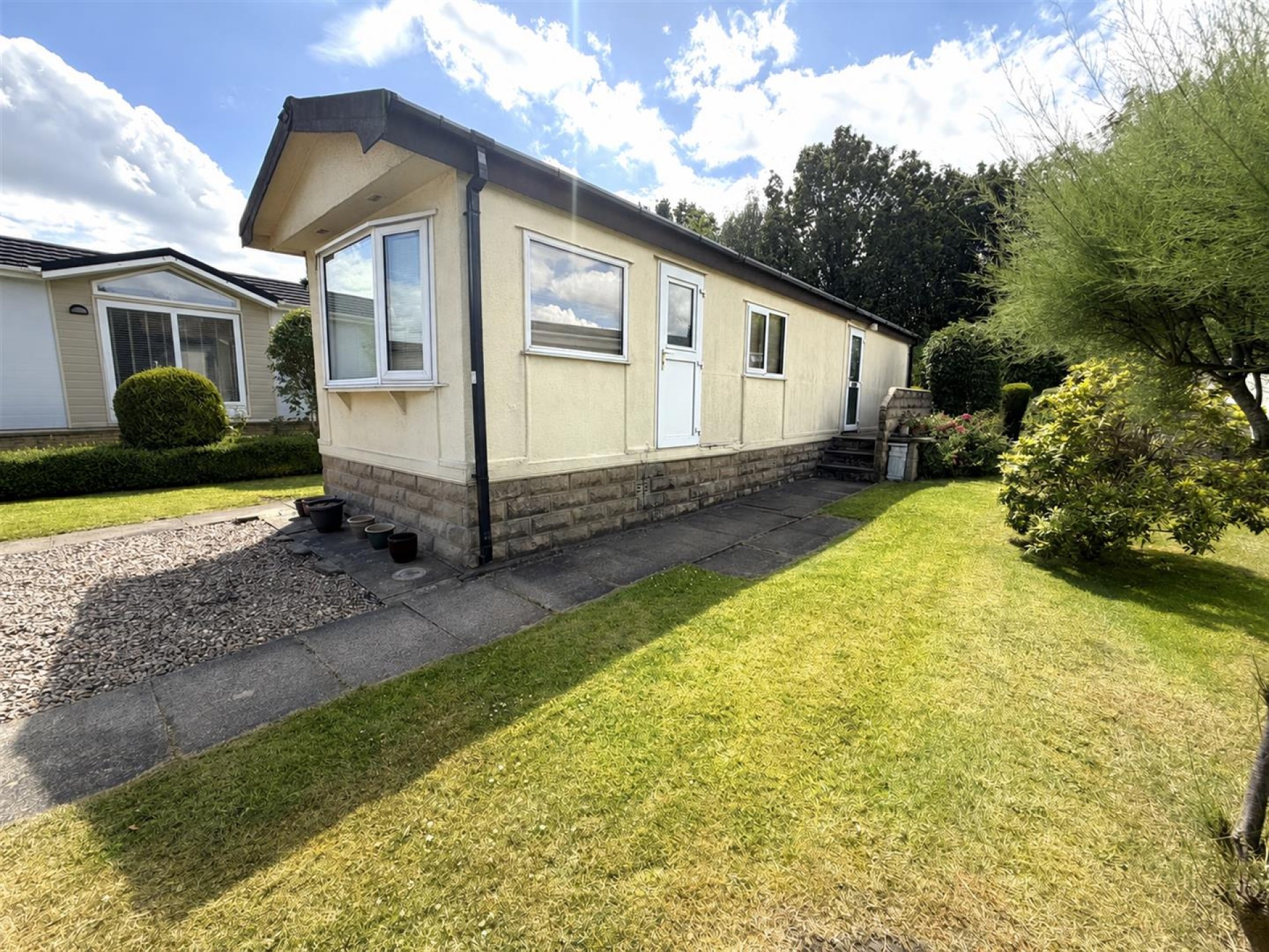 Images for Elland Hall Caravan Site, Elland