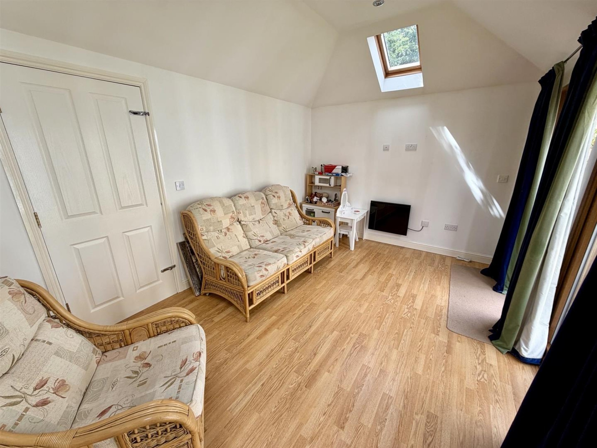 Images for John Booth Close, Roberttown, Liversedge