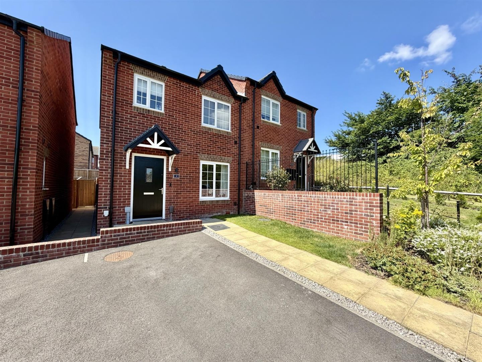 Images for Fields Way, Mirfield