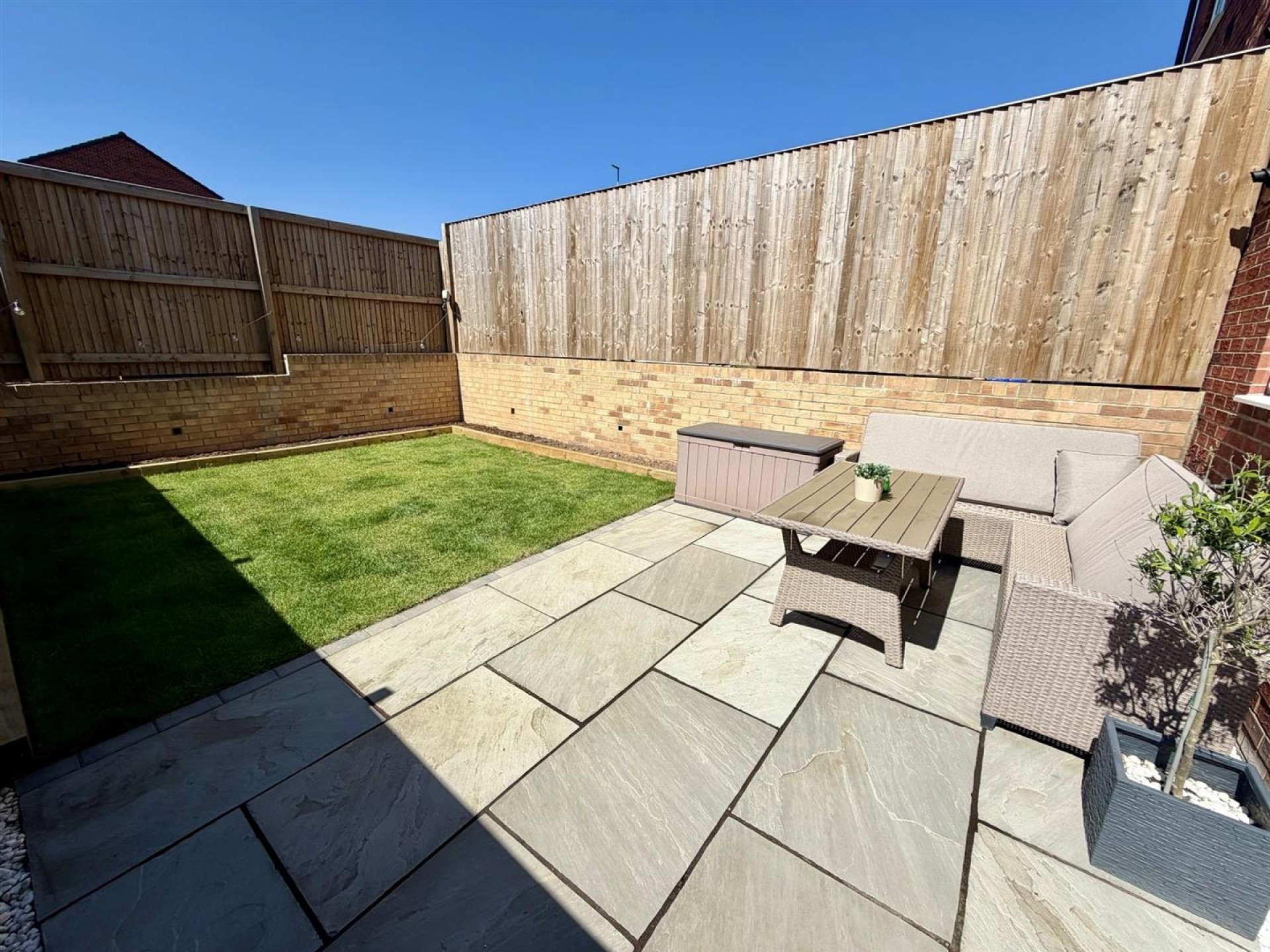 Images for Fields Way, Mirfield
