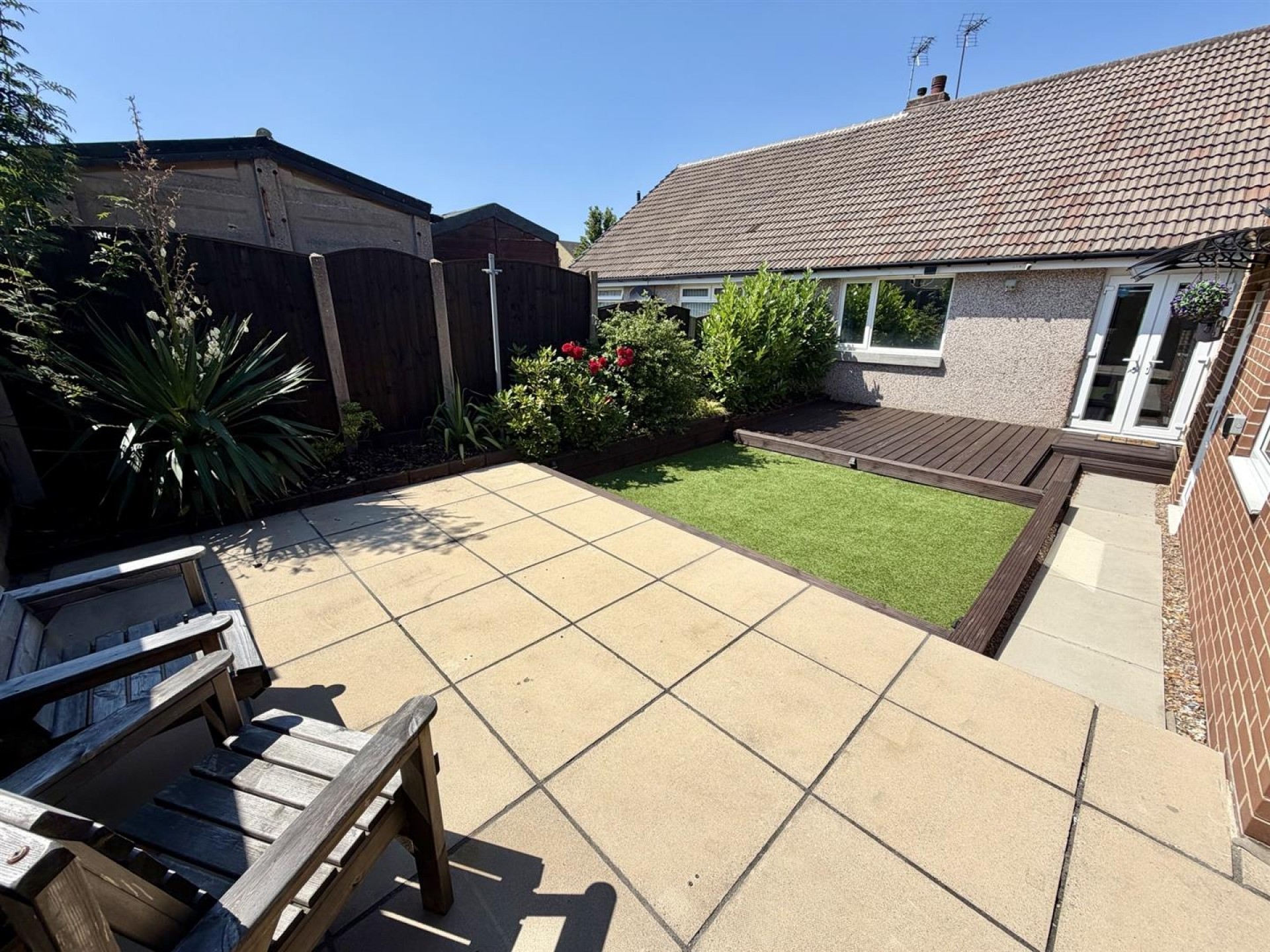 Images for 15 Crestfield Drive, Elland