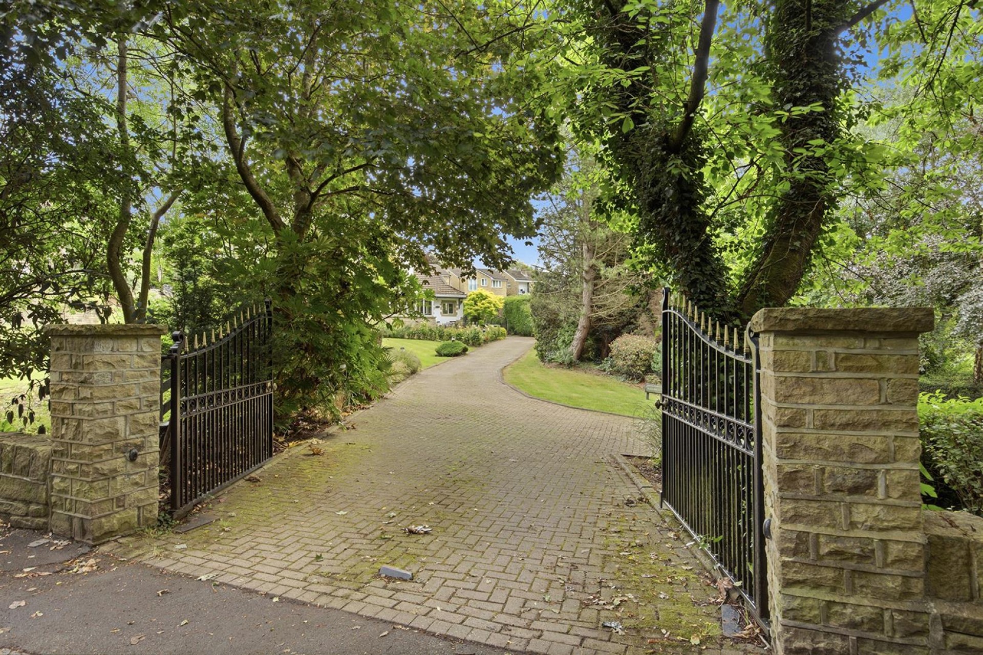 Images for Lightridge Close, Huddersfield