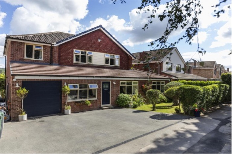 Ultimate entertaining home hits the market in Mirfield